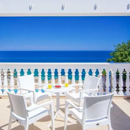 Skala Sleeps 6 Pool Air Con Wifi