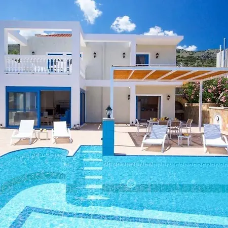 Villa Skala Sleeps 6 Pool Air Con Wifi Spathion