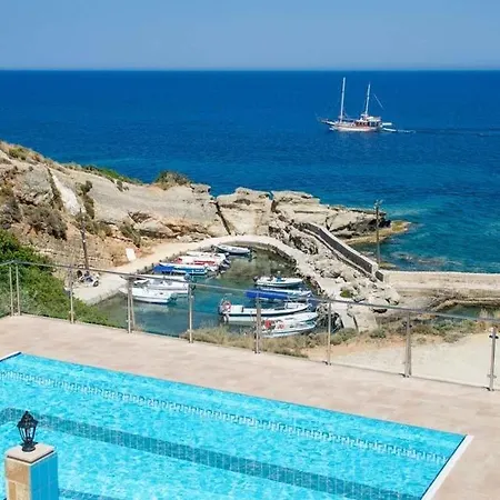 Skala Sleeps 6 Pool Air Con Wifi * Spathíon