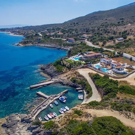 Skala Sleeps 6 Pool Air Con Wifi *