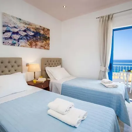 Villa Skala Sleeps 6 Pool Air Con Wifi
